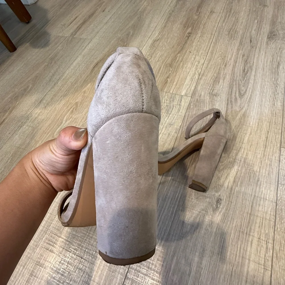Steve Madden Gray Heeled Sandals with Block Heel size 5.5